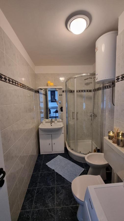 Aurora Apartman *