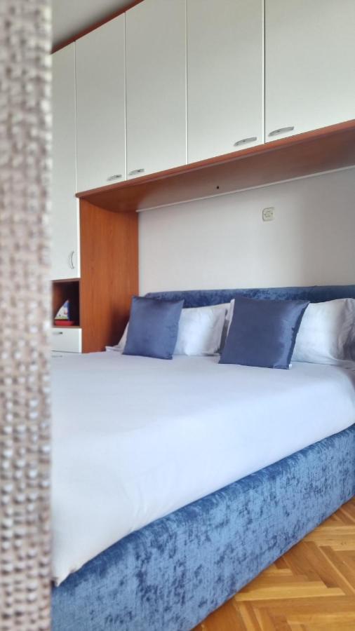 Aurora Apartman *